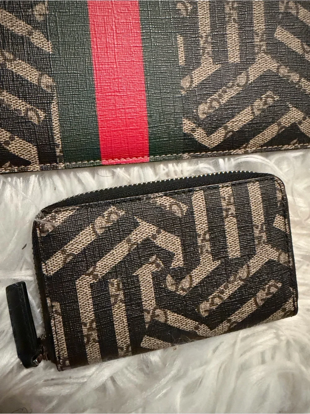 Authentic Gucci GG Bee Supreme Caleido Clutch and wallet